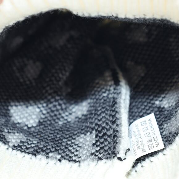 Virginia Wolf Leopard Beanie with Faux Fur Snap Pom Pom - White / Black - NIB - Picture 4 of 5